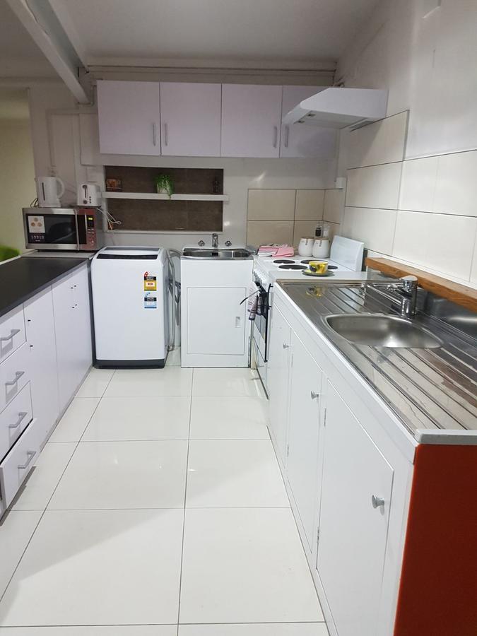 Forbes Grove Budget Private Hotel 2*